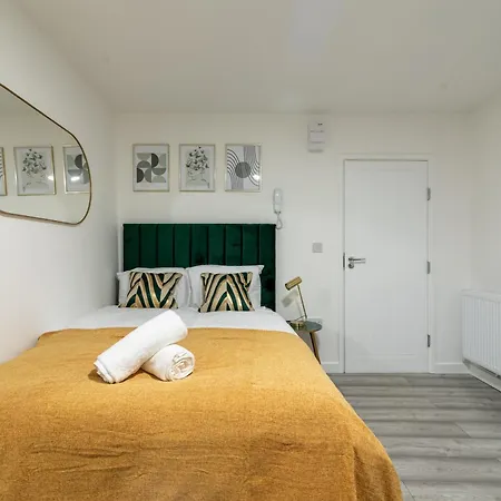 Cosy Cardiff Apartments - Garden Lounge Exterior photo