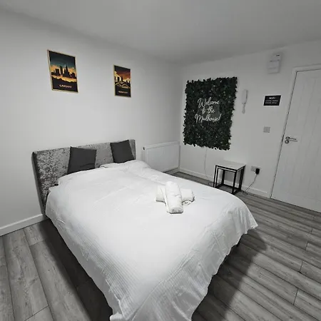 Cosy Cardiff Apartments - Garden Lounge Exterior photo
