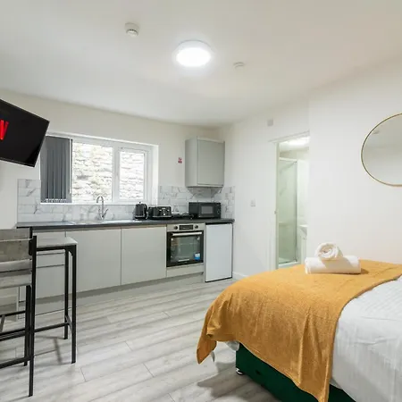 Cosy Cardiff Apartments - Garden Lounge Exterior photo